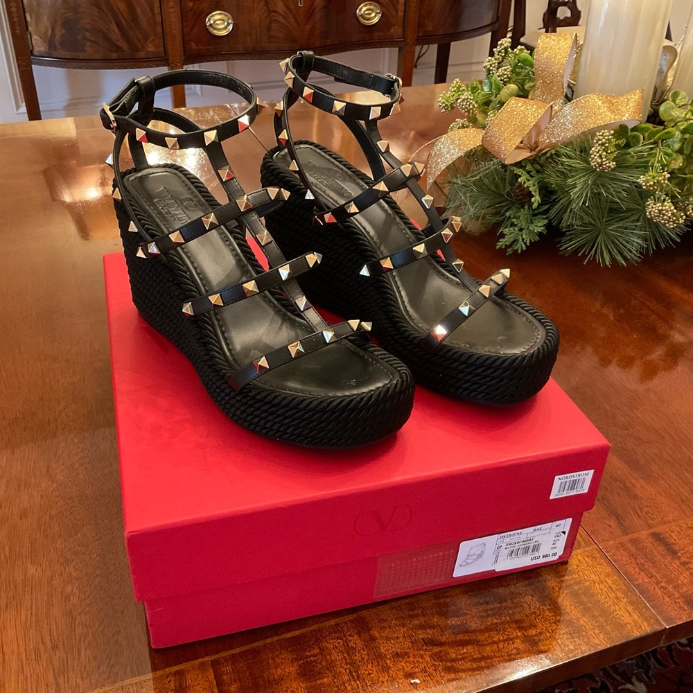 Valentino Garavani rockstud leather wedges